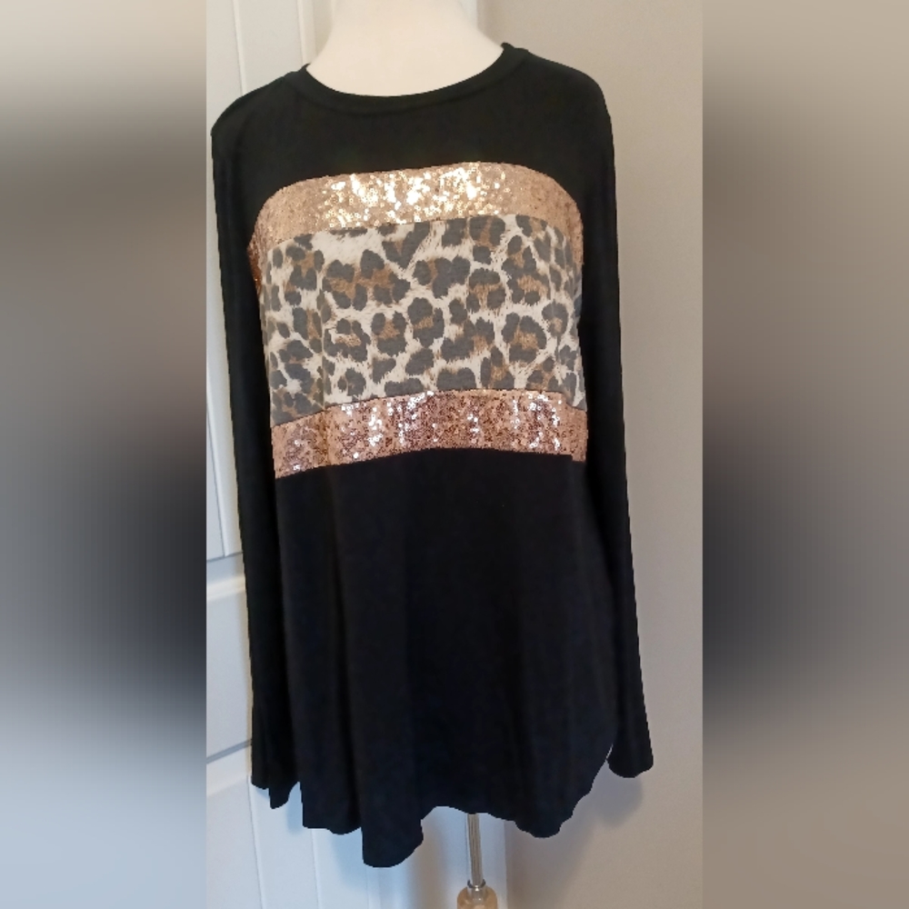 Ladies LTX top  black/ copper/ leopard print. #D2